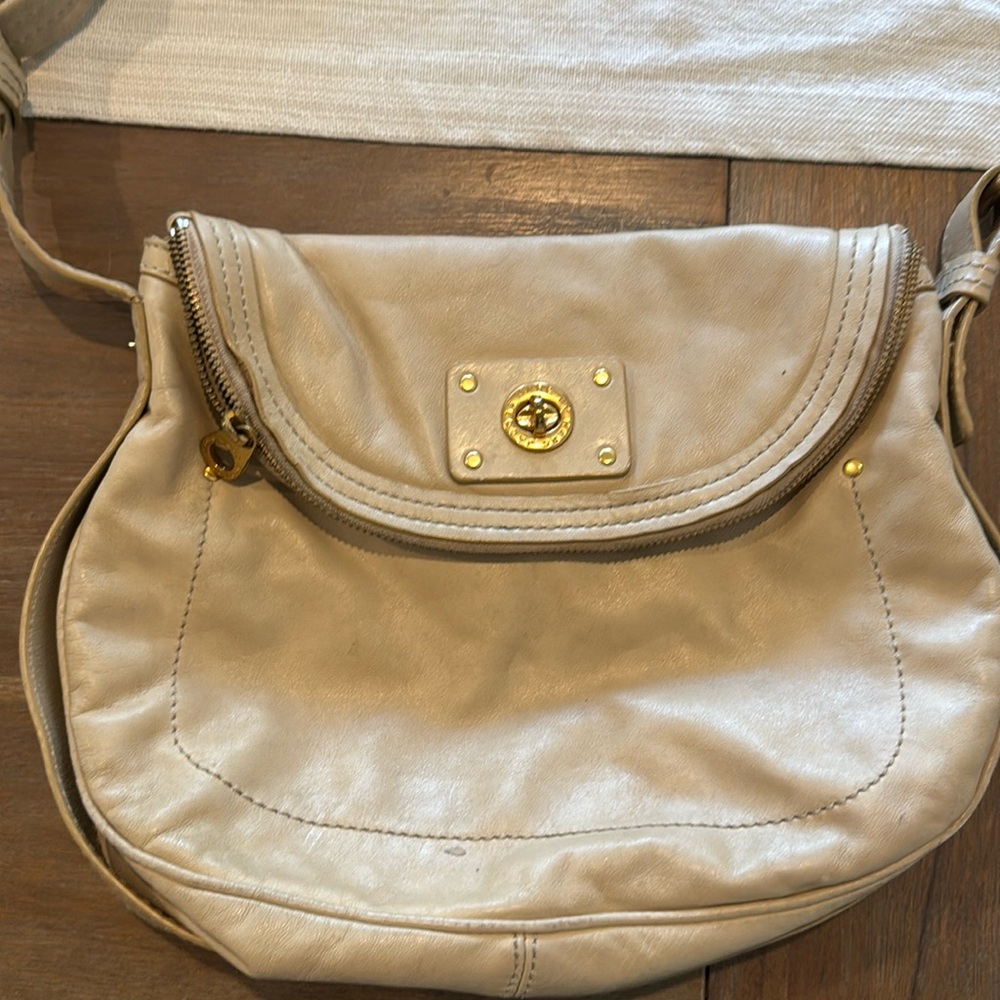 Marc Jacobs crossbody beige bag